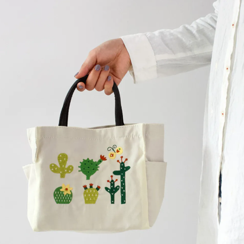 Atsuko Matano アツコ マタノ 刺繍マチ付トート/ サボテン